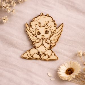 Medinis angeliukas sėdintis