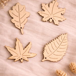 Medinės lapų formos dekoracijos