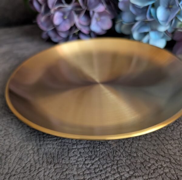 Dekoratyvinis auksinis metalinis padėklas (20 cm)