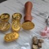 Vaško antspaudų rinkinys su gėlėtais antspaudais