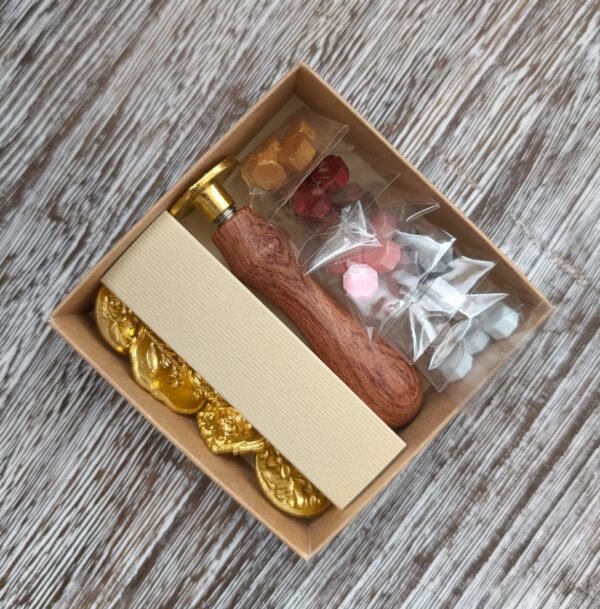 Vaško antspaudų rinkinys su gėlėtais antspaudais