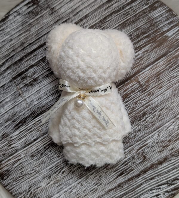 Šluostė meškutis su kaspinu ir perliuku