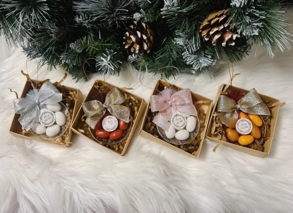 Rankų darbo valgomi kalėdiniai žaisliukai