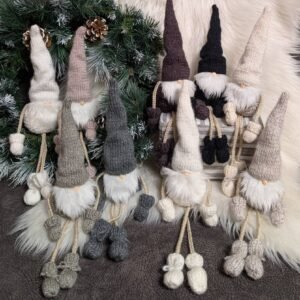 Rankų darbo kalėdiniai nykštukai