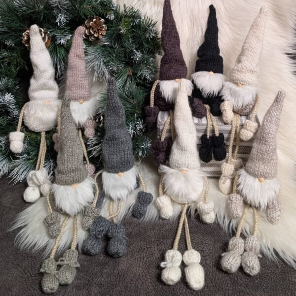 Rankų darbo kalėdiniai nykštukai