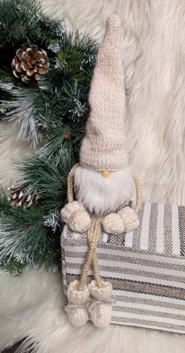 Rankų darbo kalėdiniai nykštukai