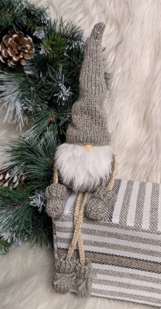 Rankų darbo kalėdiniai nykštukai