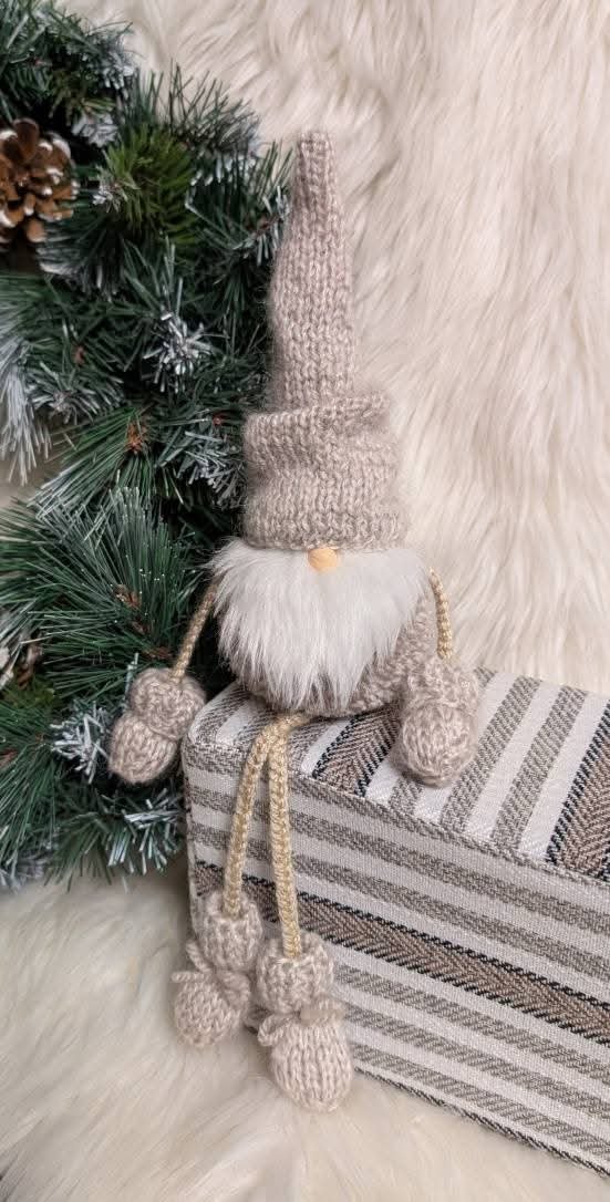 Rankų darbo kalėdiniai nykštukai