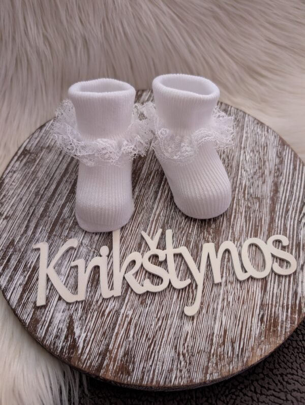 Kūdikių kojinytės krikštynoms su nėriniais