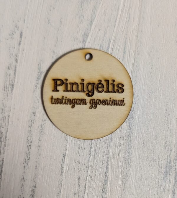 Medinės graviruotos etiketės