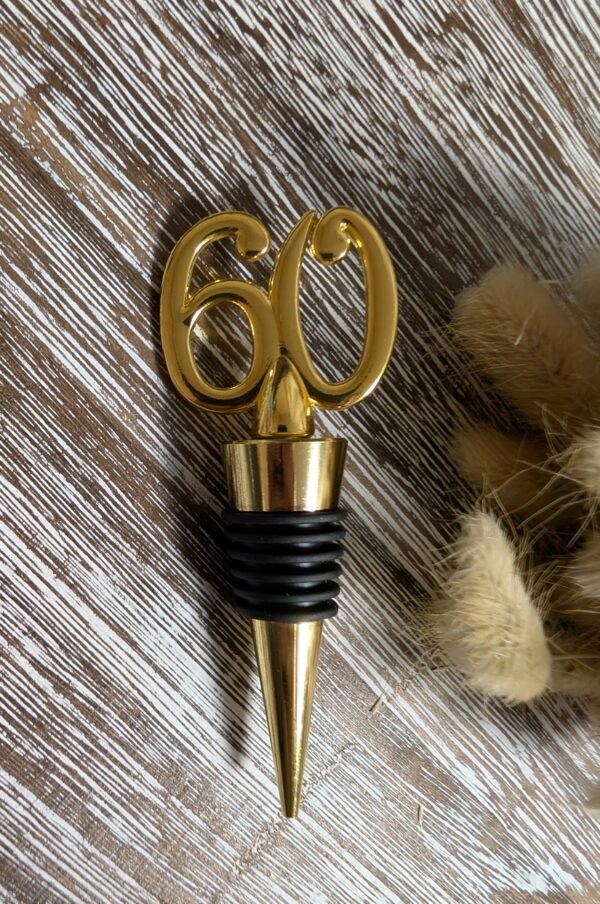 Vyno butelio kamštis su skaičiumi – jubiliejui