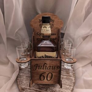 Rankų darbo medinė dovanų dėžutė su taurelėmis