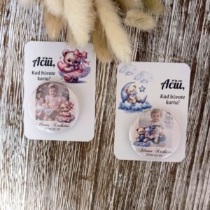 Personalizuoti krikštynų ženkliukai svečiams