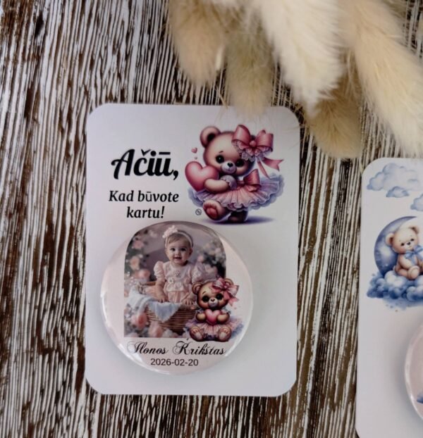 Personalizuoti krikštynų ženkliukai svečiams
