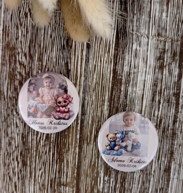 Personalizuoti krikštynų ženkliukai svečiams