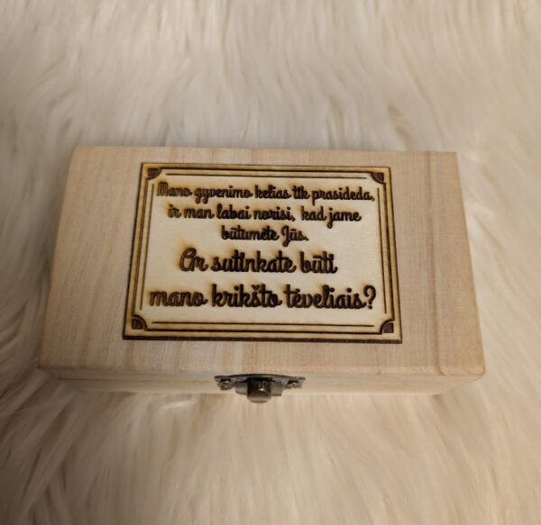 Mini medus – rankų darbo saldainis su aksominiu įpakavimu medinėje dėžutėje