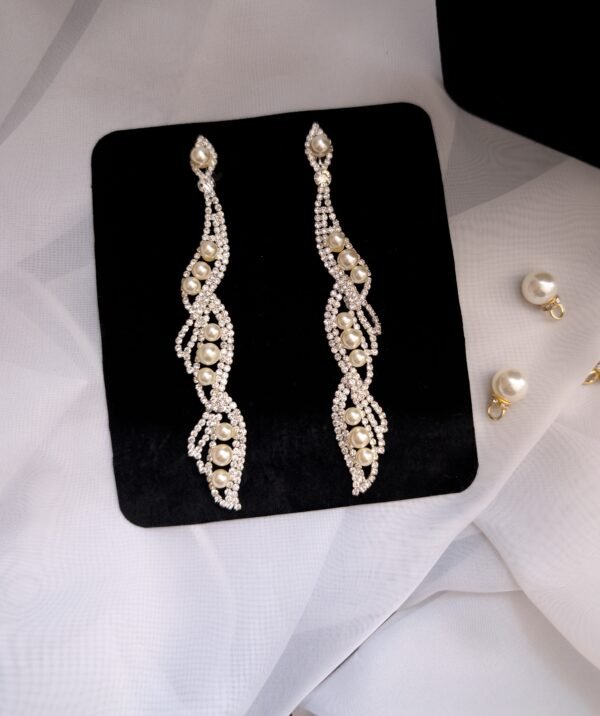 Elegantiški perlų auskarai