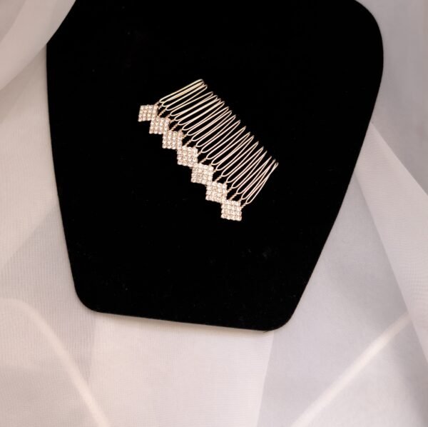 Auksinė šukelė su kristalų kvadratėliais