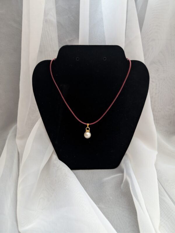 Rankų darbo perlų pakabukas