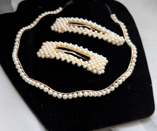 Elegantiškas plaukų aksesuarų rinkinys su perlais