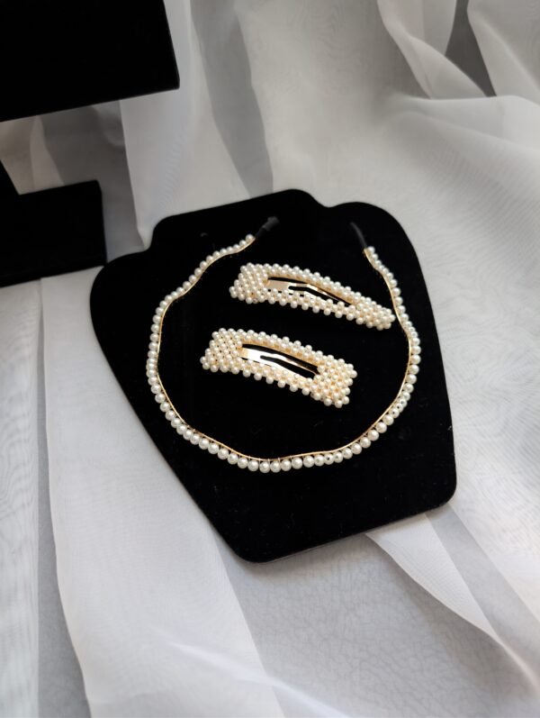 Elegantiškas plaukų aksesuarų rinkinys su perlais