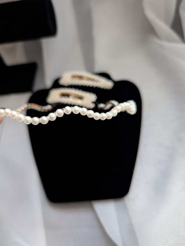 Elegantiškas plaukų aksesuarų rinkinys su perlais