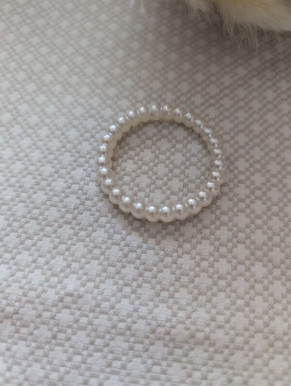 Perlų dekoratyvinis žiedas (3.5 cm)