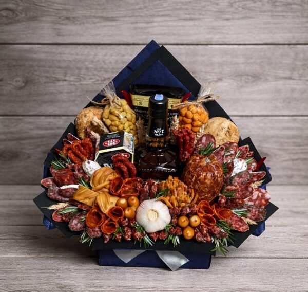 Prabangi vyriška gurmaniška puokštė su užkandžiais ir gėrimu