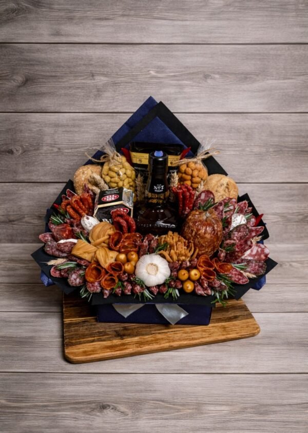 Prabangi vyriška gurmaniška puokštė su užkandžiais ir gėrimu