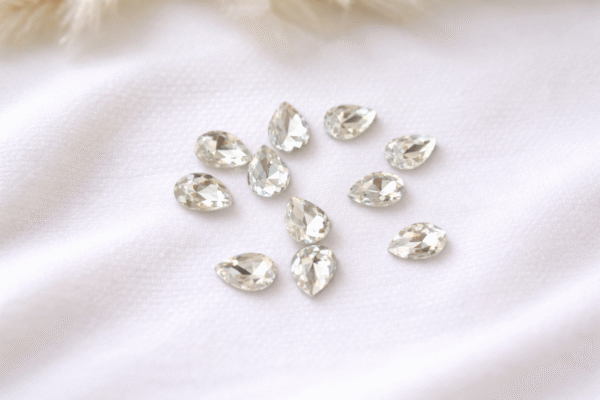 Lašo formos dekoratyviniai kristalai