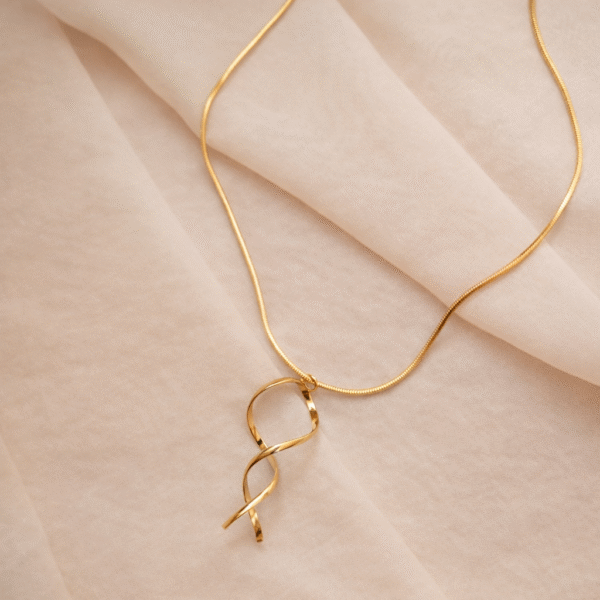 Elegantiškas auksinės spalvos kaklo papuošalas