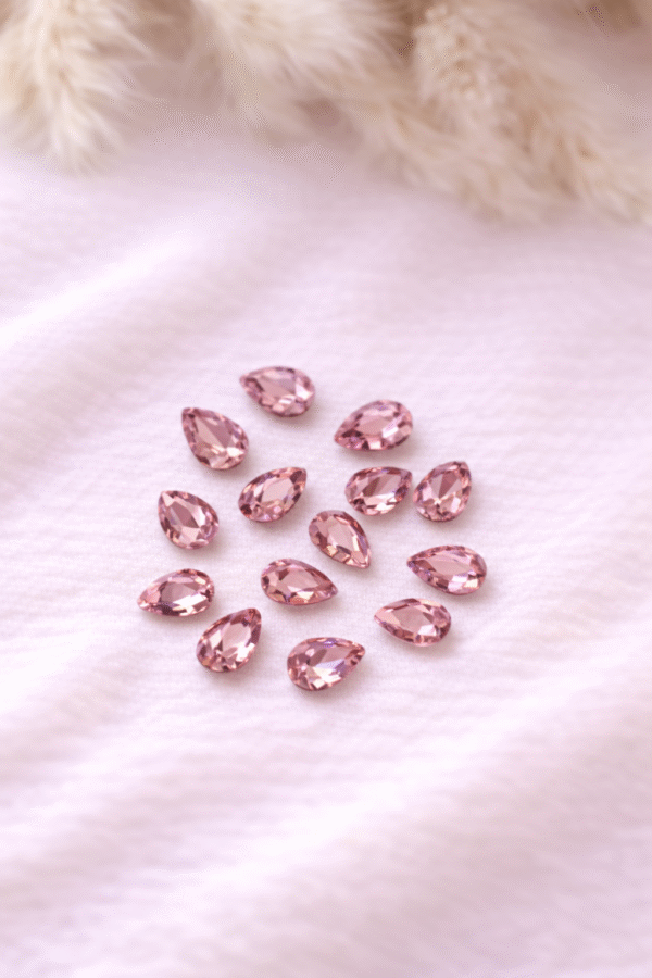 Lašo formos dekoratyviniai kristalai