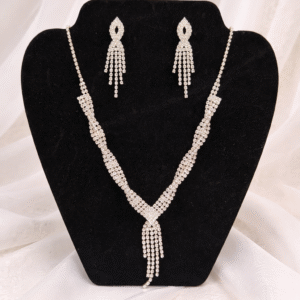 Prabangus papuošalų rinkinys su kristalais