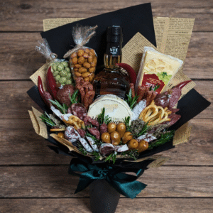 Prabangi vyriška gurmaniška puokštė su užkandžiais ir gėrimu