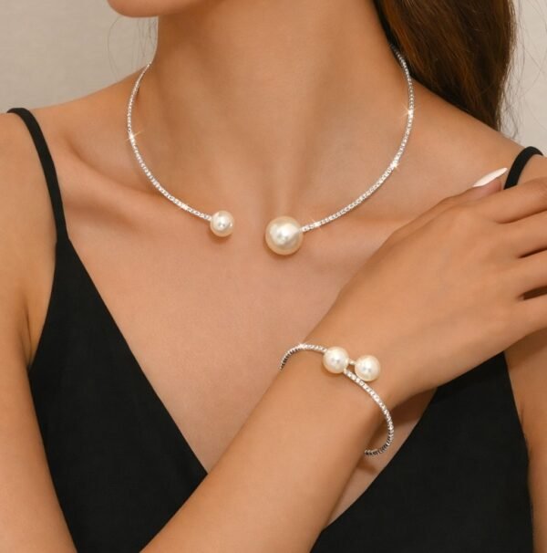 Elegantiškas perlų papuošalų rinkinys