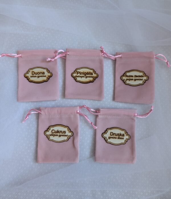 Aksominiai maišeliai